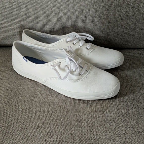 NWOT Keds White Shoes Size 8.5